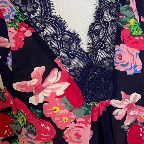 NEW In Bloom Navy & Pink Floral Lace Dress Medium - Picture 5 of 8